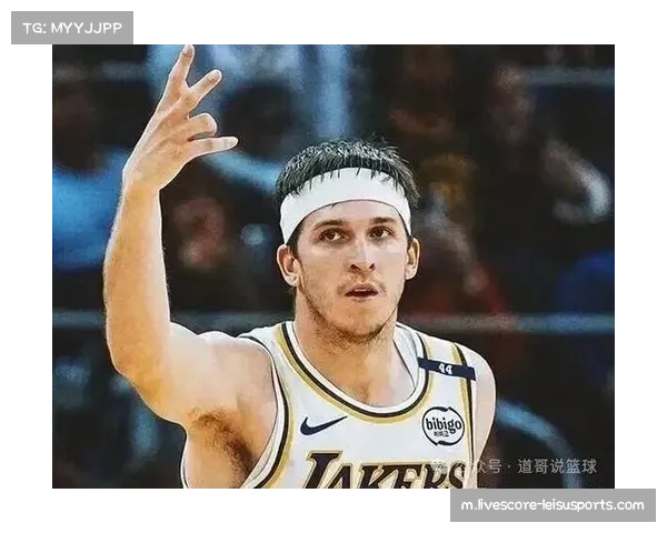 里夫斯半场高效表现 13投7中加罚球拿下23分延续火热状态